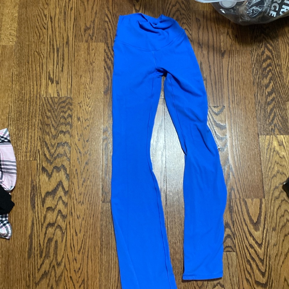 Super cute Aerie bootcut leggings!